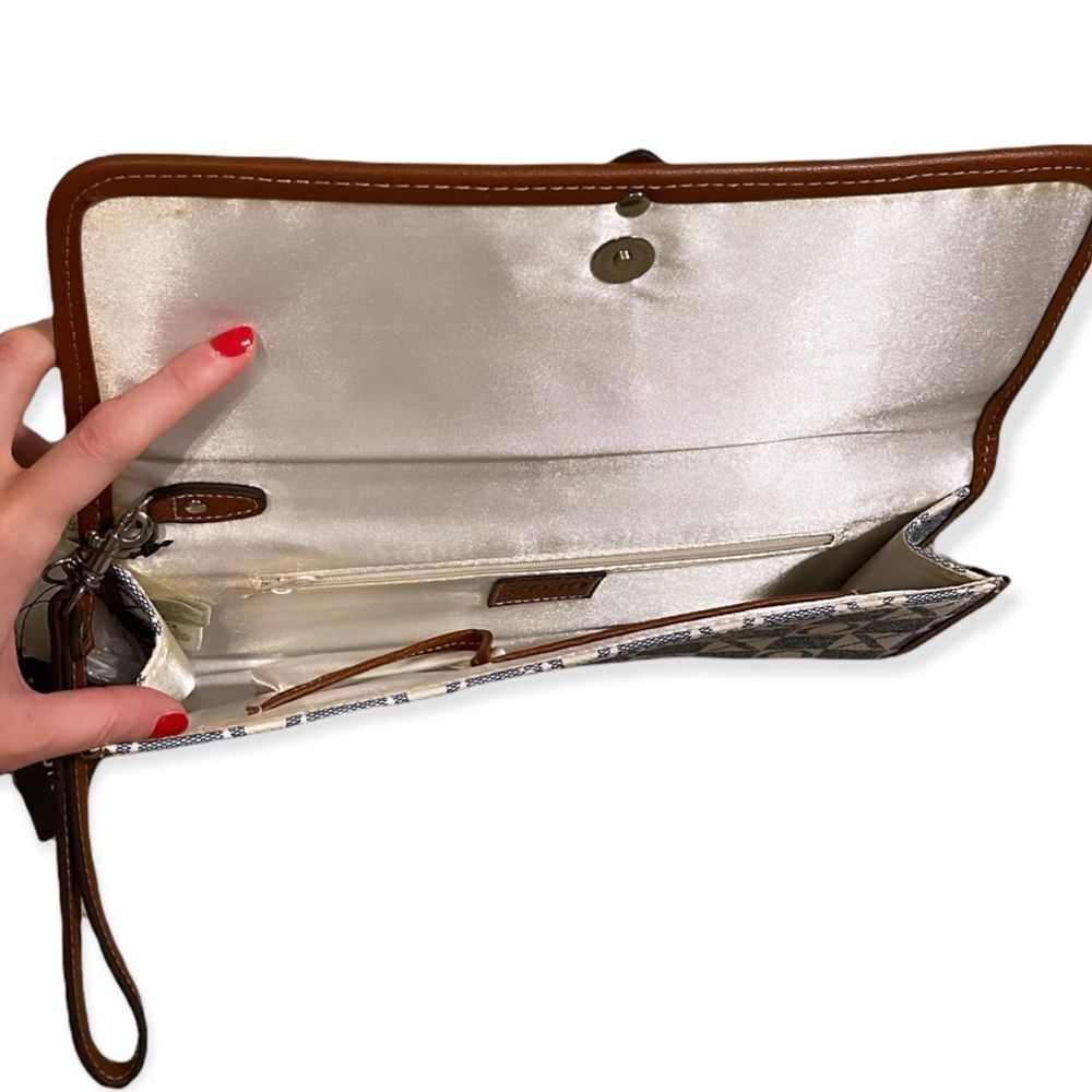 NWT XOXO Denim & Leather Large Wristlet Bag - Picture 4 of 4